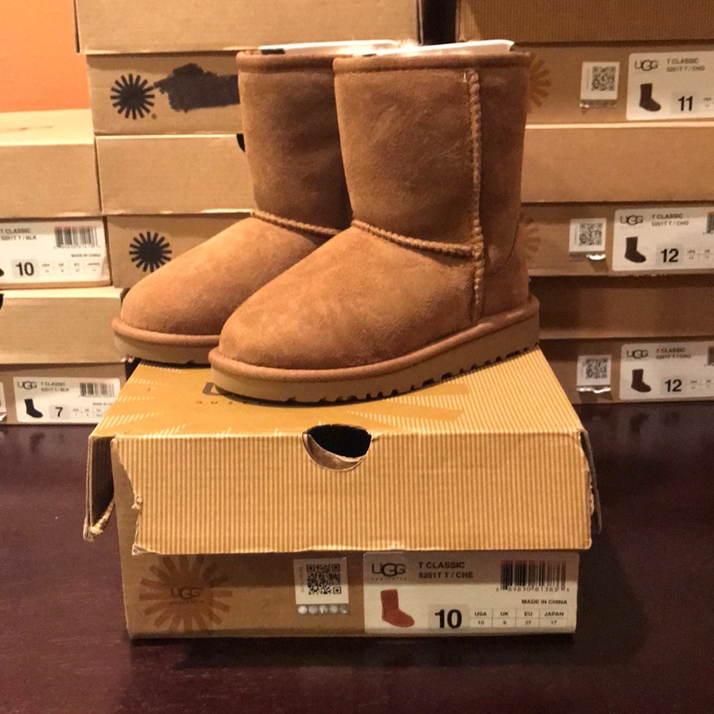 Toddler UGG Classic Short